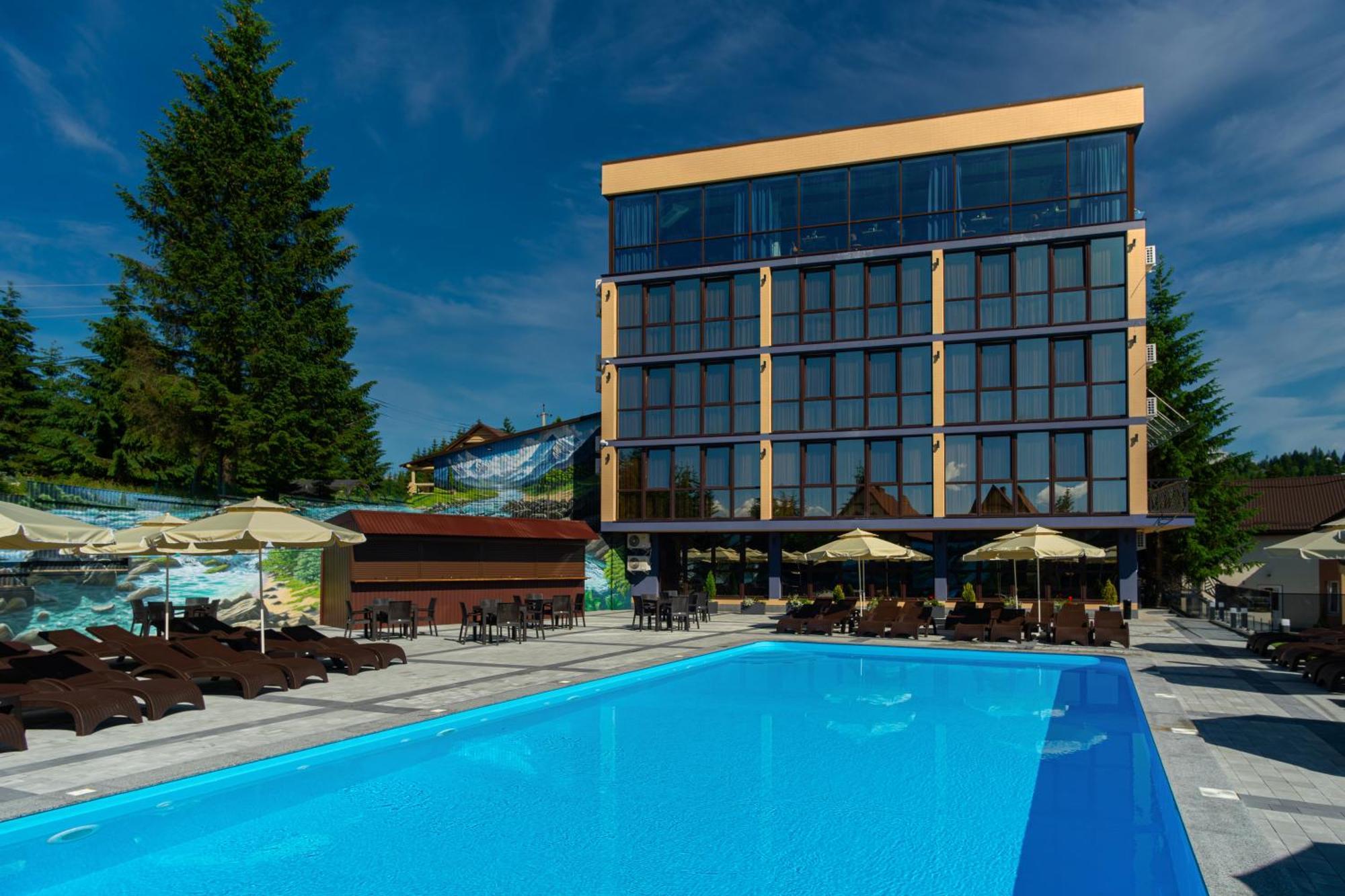 Summit Hotell Jablunytsja Eksteriør bilde